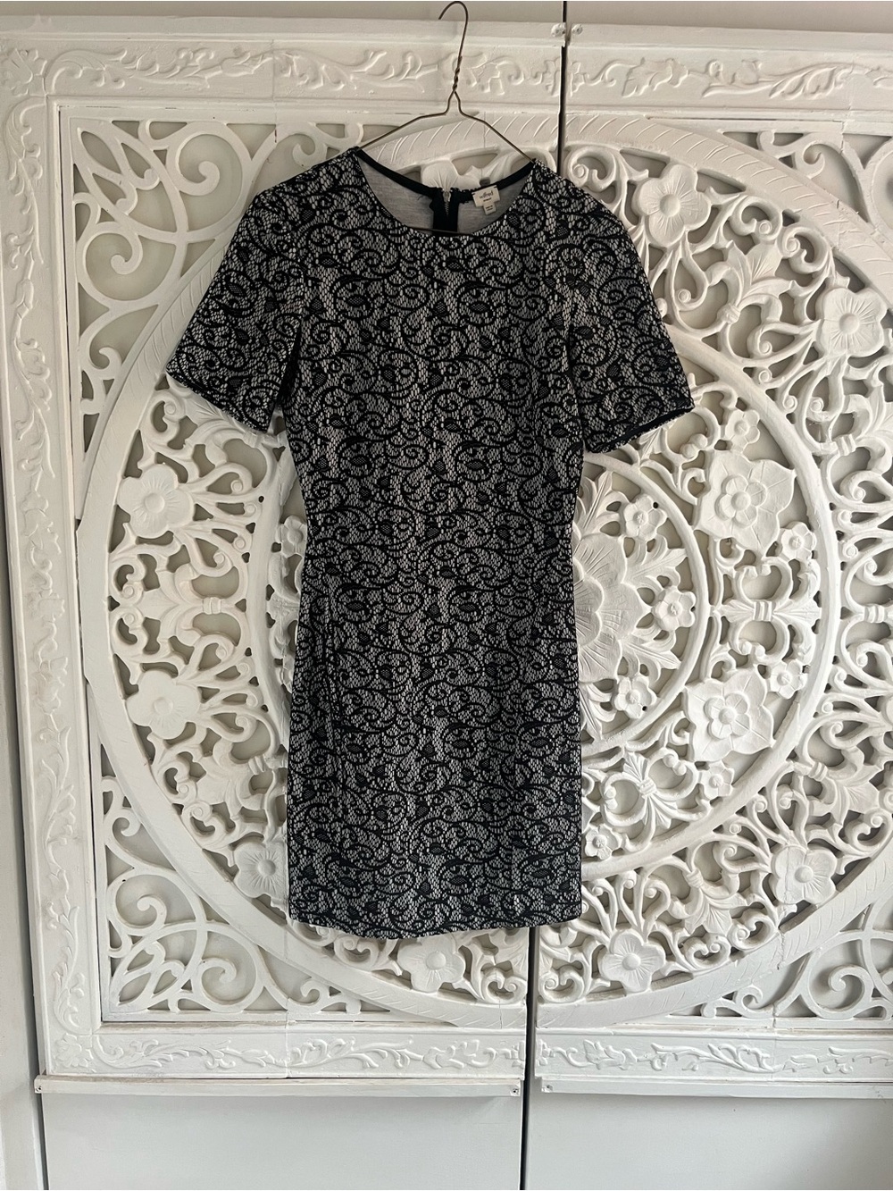 Wilfred Aritzia Black Lace Dress XS Short Sleeve Fitted Mini Classic